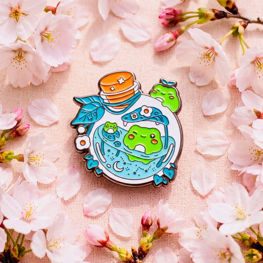 Frogs Summer Kawaii Cute Enamel Pin | Aesthetic Pastel Backpack & Jacket Lapel Pin