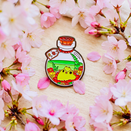 Frog Family Kawaii Cute Enamel Pin | Aesthetic Pastel Backpack & Jacket Lapel Pin